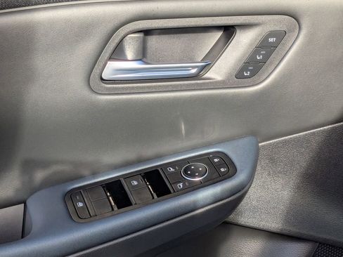 New 2026 Nissan Leaf Platinum+ w/ Cargo Package (Platinum+) image 12