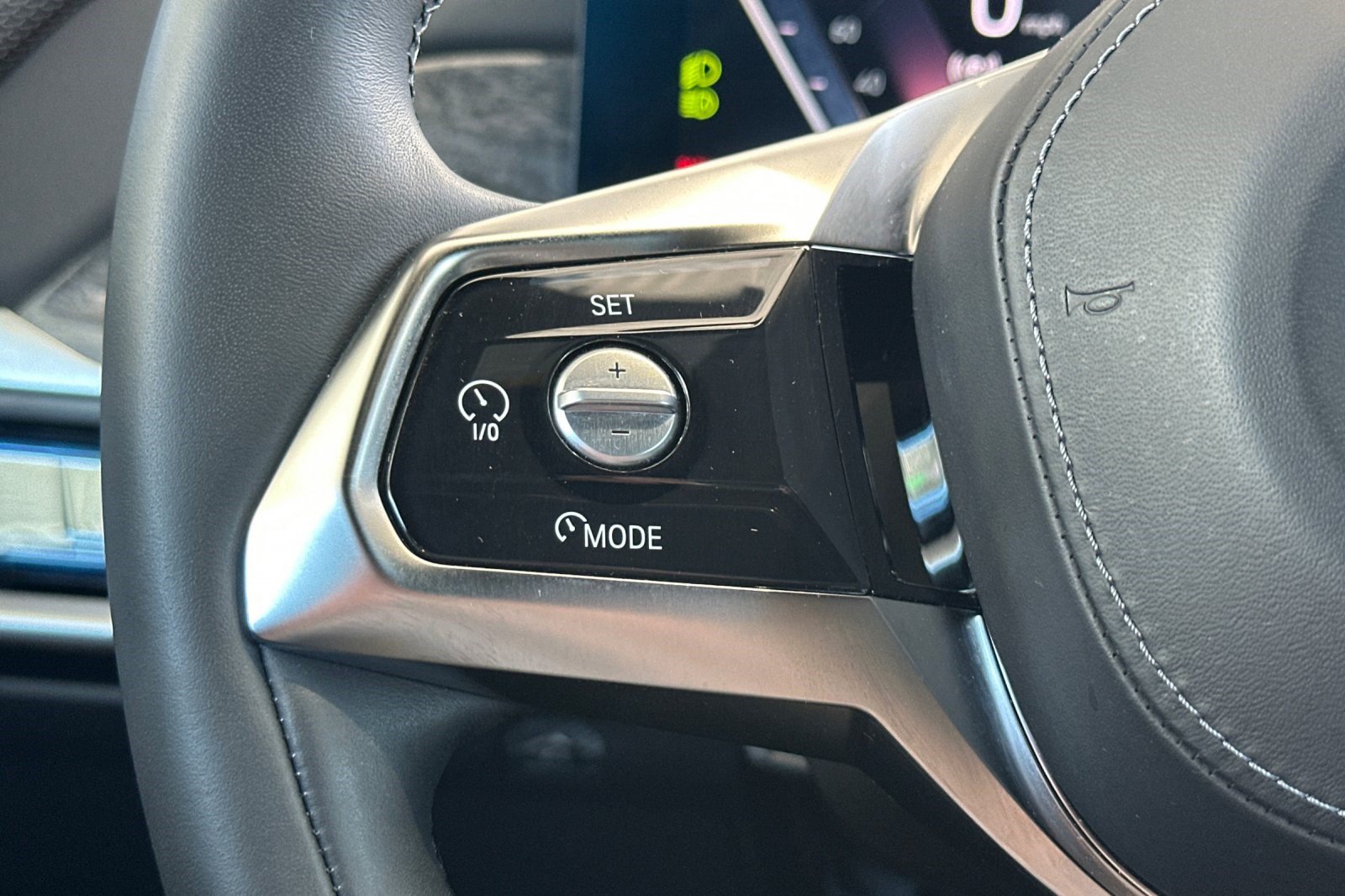 Certified 2024 BMW i7 xDrive60 RWD image 31