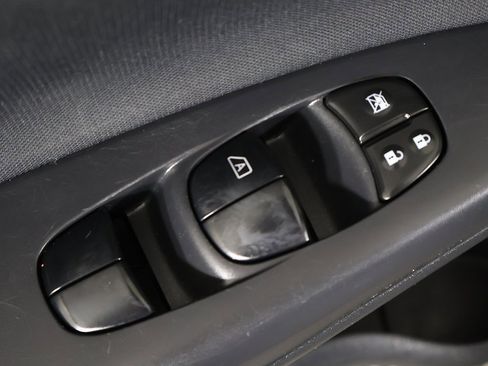 Used 2014 Nissan Sentra S image 30