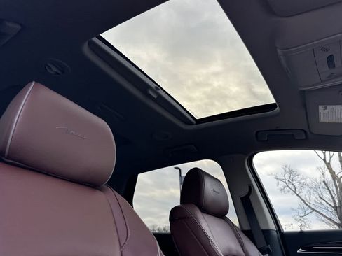 Used 2021 Buick Enclave Avenir w/ Avenir Technology Package image 19