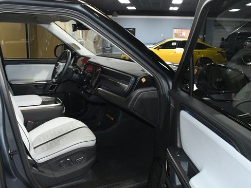 Used 2023 Rivian R1S Launch Edition AWD/4WD image 48