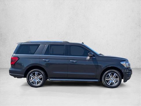 Used 2023 Ford Expedition Limited AWD/4WD image 4