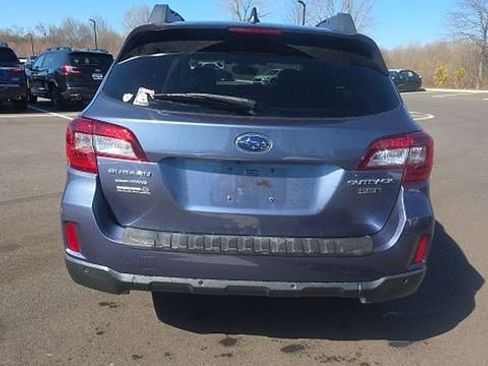 Used 2017 Subaru Outback 3.6R Limited image 5