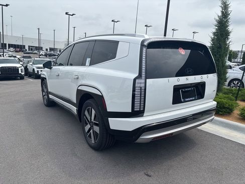 New 2026 Hyundai Ioniq 9 SEL image 5