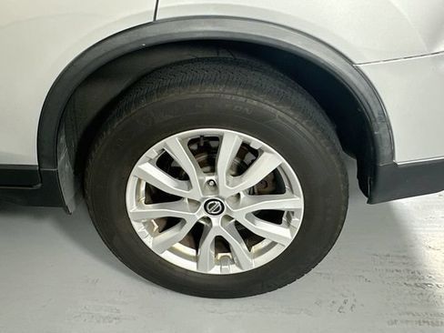 Used 2020 Nissan Rogue SV AWD/4WD image 11