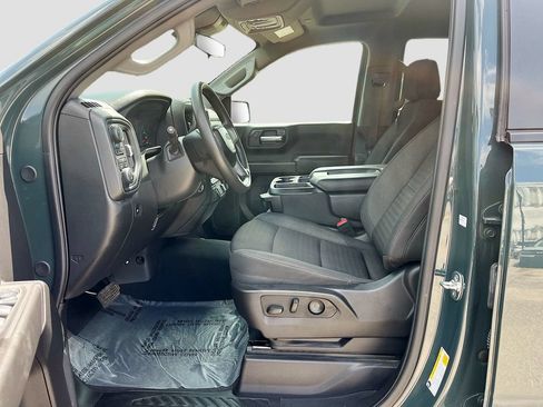 Used 2025 Chevrolet Silverado 1500 Custom Trail Boss w/ LPO, Dark Essentials Package AWD/4WD image 19