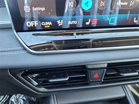 New 2026 Volkswagen Tiguan SE image 14