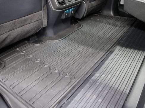 Used 2025 Ford F150 Lariat w/ Equipment Group 502A High AWD/4WD image 75