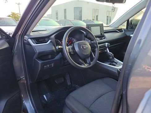Used 2021 Toyota RAV4 XLE FWD image 10