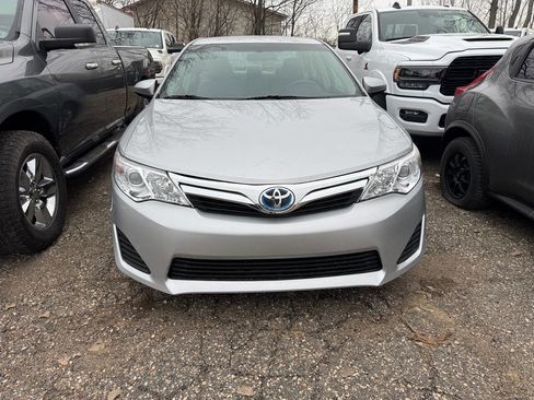 Used 2014 Toyota Camry LE image 2