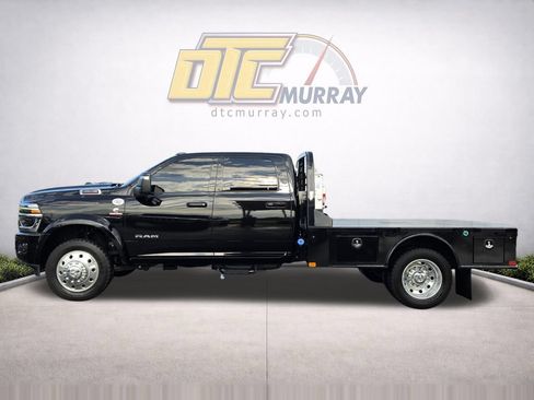 Used 2025 RAM 4500 4x4 Crew Cab DRW w/ Laramie Trim Package image 8