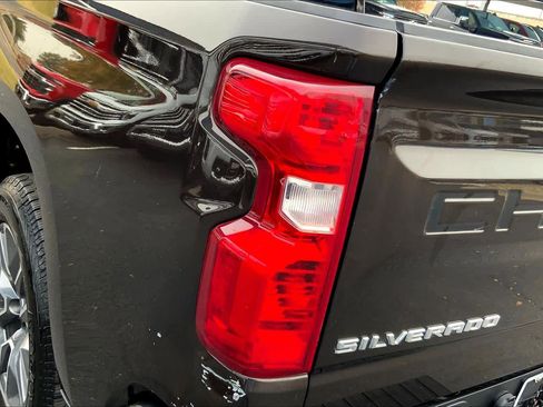 Used 2019 Chevrolet Silverado 1500 LT w/ Texas Edition image 28