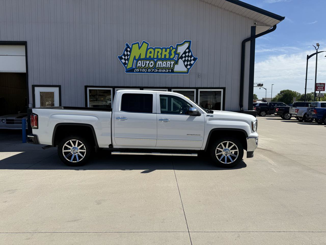 Used 2018 GMC Sierra 1500 SLT AWD/4WD image 9