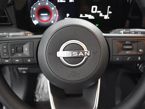 Used 2025 Nissan Kicks S image 28