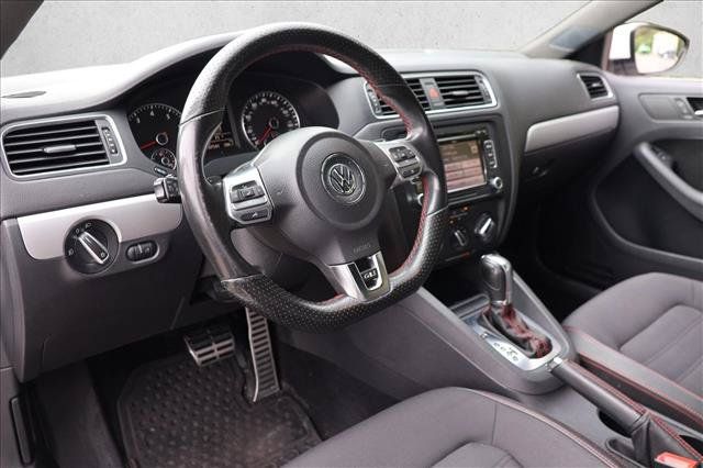 Used 2012 Volkswagen Jetta GLI FWD image 12