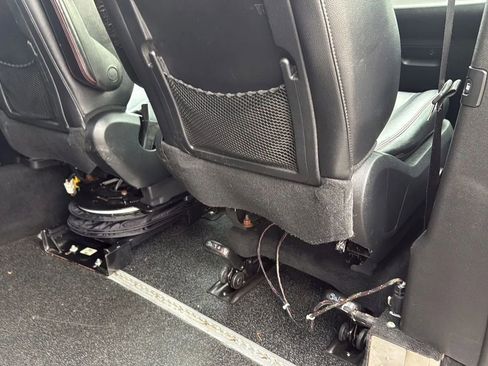 Used 2014 Dodge Grand Caravan R/T w/ Driver Convenience Group FWD image 15
