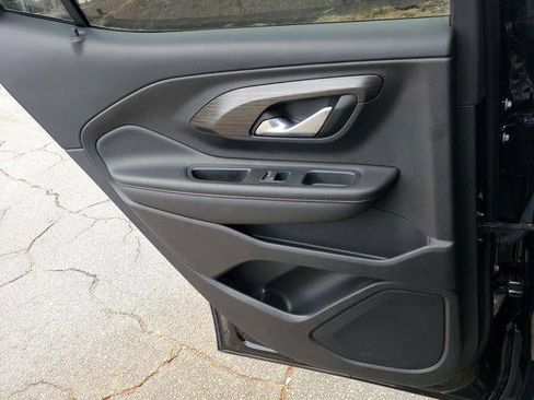 Used 2022 GMC Terrain SLE w/ Elevation Edition image 11