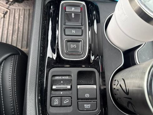 Used 2023 Honda Pilot Touring image 16