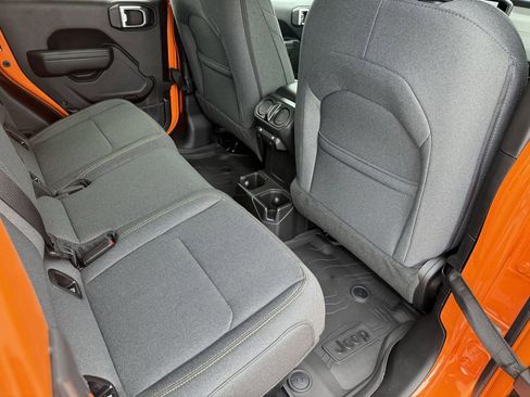 New 2025 Jeep Gladiator Sport image 18