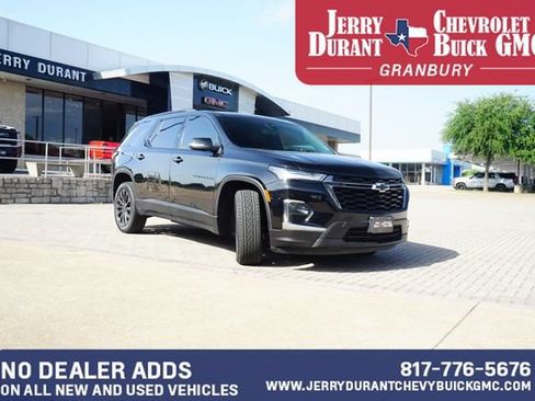 Used 2023 Chevrolet Traverse RS FWD image 1