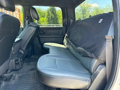 Used 2022 RAM 5500 Tradesman w/ Chrome Appearance Group AWD/4WD image 27