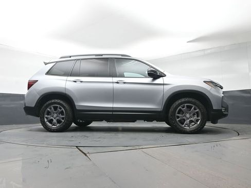 Certified 2024 Honda Passport TrailSport image 37
