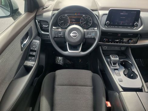 Used 2023 Nissan Rogue SV image 14