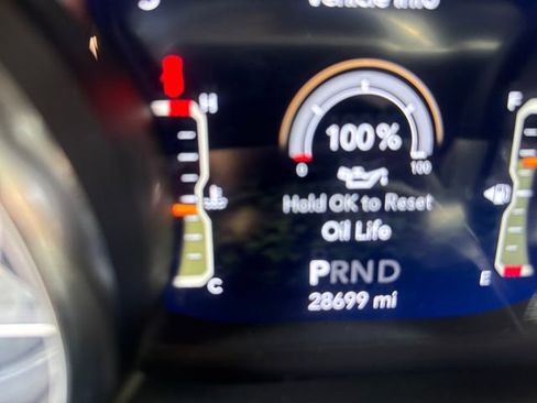 Used 2022 Jeep Wrangler Unlimited Sahara image 13