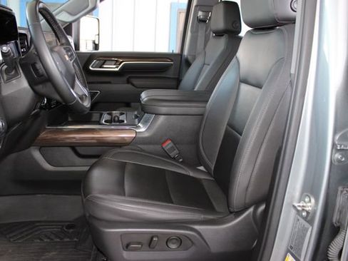 Used 2024 Chevrolet Silverado 2500 LT AWD/4WD image 24