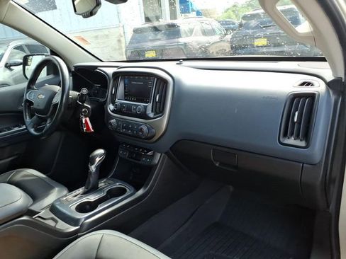 Used 2022 Chevrolet Colorado Z71 AWD/4WD image 18