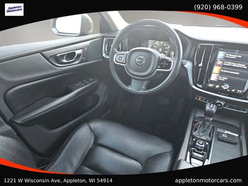 Used 2019 Volvo S60 T5 Momentum w/ Premium Package image 21