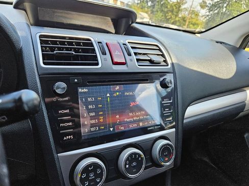 Used 2016 Subaru Crosstrek 2.0i Premium AWD/4WD image 24