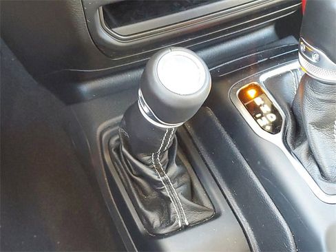 Used 2022 Jeep Wrangler Unlimited Sahara w/ Cold Weather Group image 19