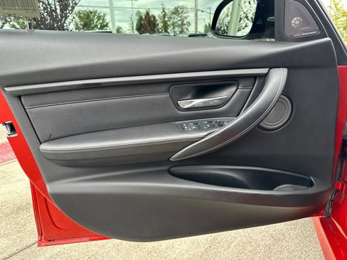 Used 2018 BMW M3 RWD image 11