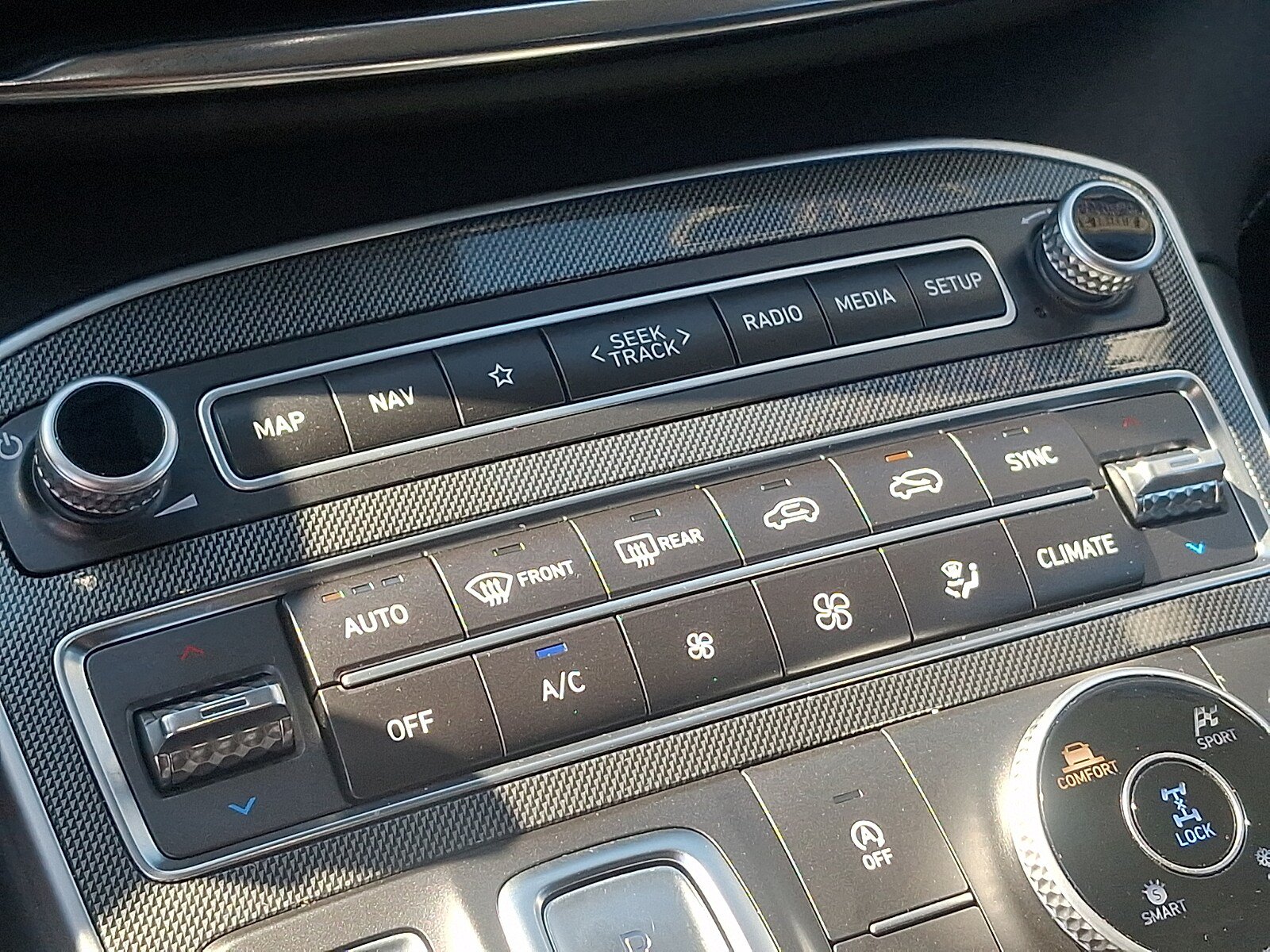 Certified 2023 Hyundai Santa Fe SEL w/ Premium Package AWD/4WD image 17