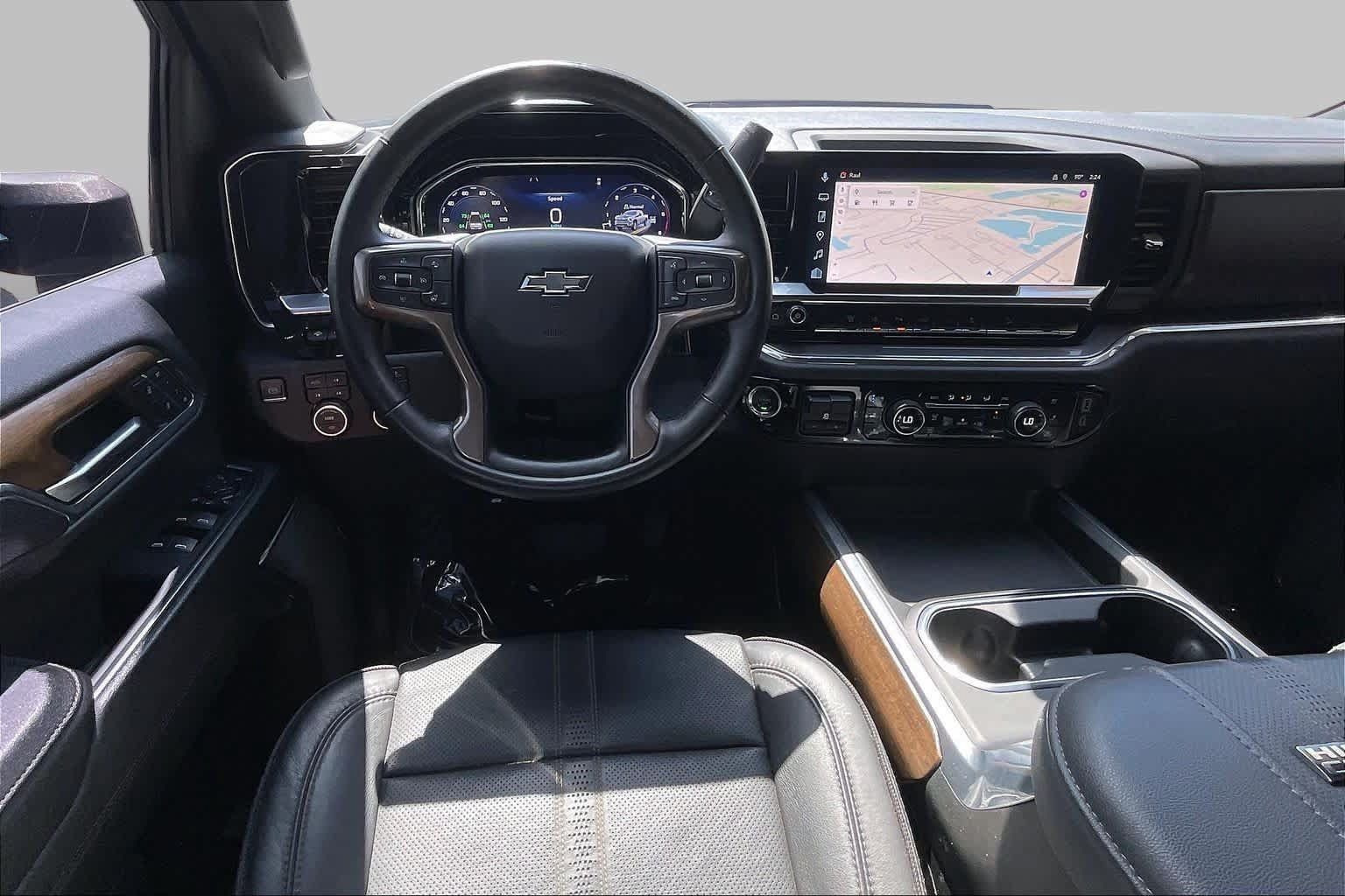 Used 2024 Chevrolet Silverado 2500 High Country w/ High Country Premium Package AWD/4WD image 6