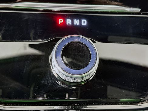 Used 2023 Jeep Grand Cherokee L Laredo image 24