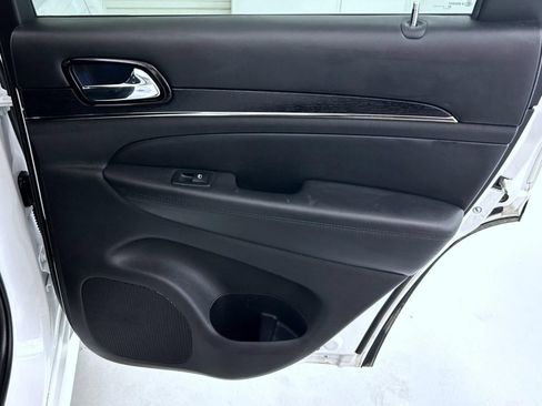 Used 2020 Jeep Grand Cherokee High Altitude AWD/4WD image 17