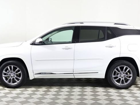 Used 2022 GMC Terrain Denali w/ Denali Premium Package image 3