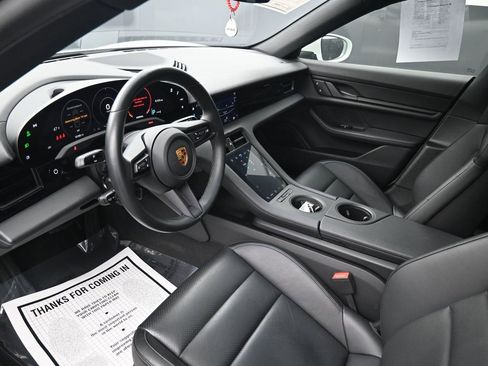 Used 2022 Porsche Taycan image 24