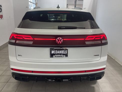 New 2026 Volkswagen Atlas Cross Sport SEL R-Line image 5