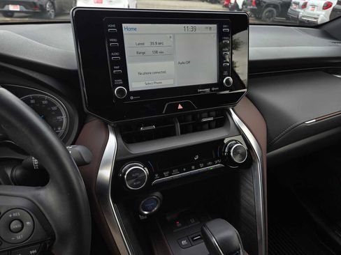 Used 2022 Toyota Venza XLE AWD/4WD image 28