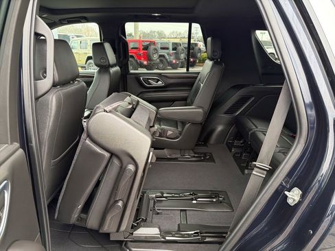 Used 2021 Chevrolet Tahoe LT w/ LT Signature Package RWD image 24
