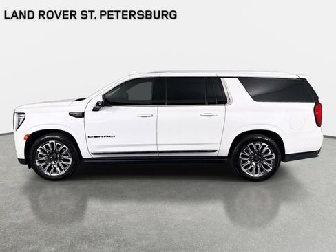 Used 2023 GMC Yukon XL Denali Ultimate w/ LPO, Floor Liner Package AWD/4WD image 8