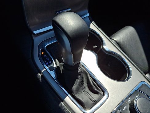 Used 2019 Jeep Grand Cherokee Limited image 15