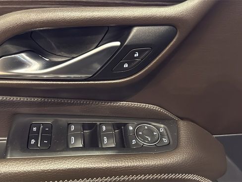 Used 2021 GMC Yukon Denali w/ Denali Premium Package image 23