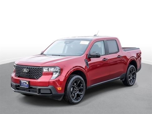 Used 2025 Ford Maverick XLT w/ Black Appearance Package image 4