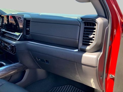 Used 2025 Chevrolet Silverado 1500 LTZ AWD/4WD image 19