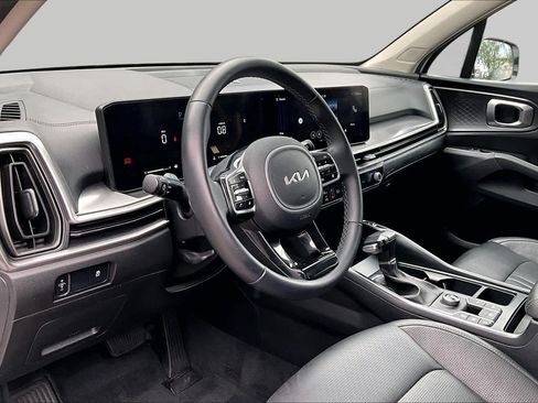 Used 2024 Kia Sorento S FWD image 16