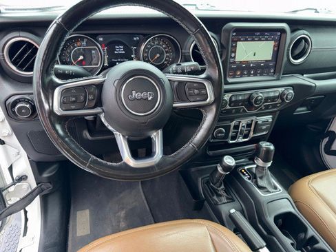 Used 2021 Jeep Wrangler Unlimited Sahara AWD/4WD image 17